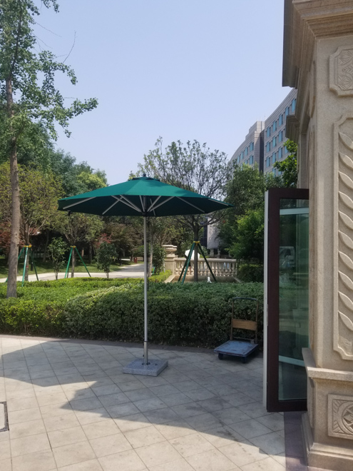 希爾頓酒店中柱傘.jpg
