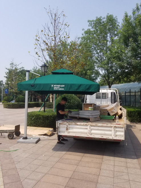 希爾頓酒店用側(cè)立傘.jpg